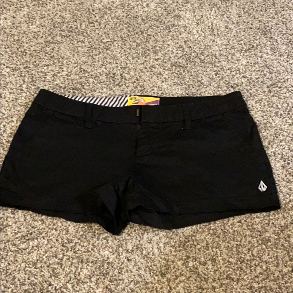 Volcom black twill shorts